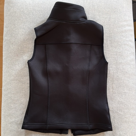 Zara Vest - Picture 3 of 5